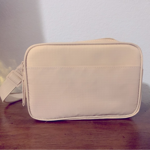 Old Navy Gap Nylon Belt Bag Fanny Pack - Picture 2 of 6